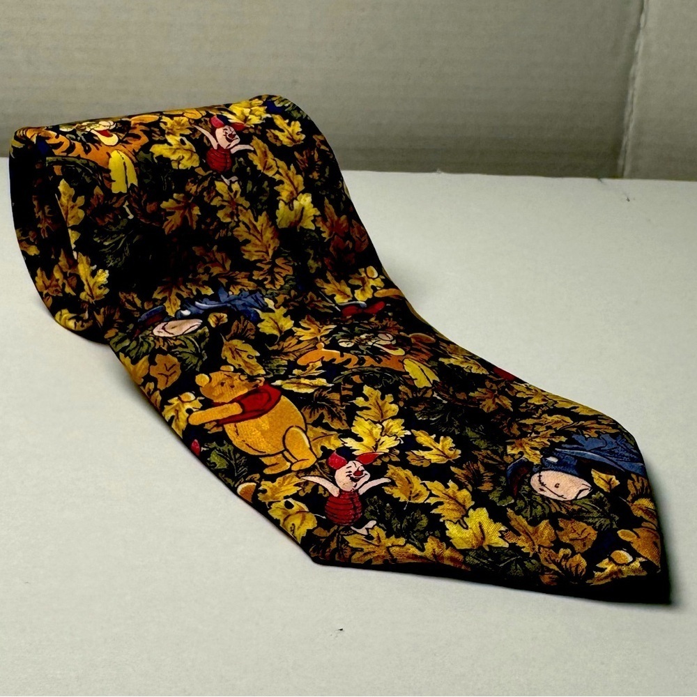 Vintage Disney Store Winnie the Pooh Necktie